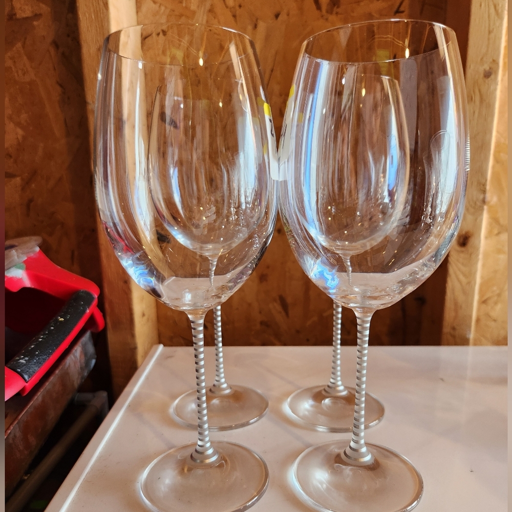 Ultima Silver by Mikasa Wine Glass Set with Silver Accent